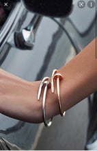 Load image into Gallery viewer, Silver fashion nail bangle
